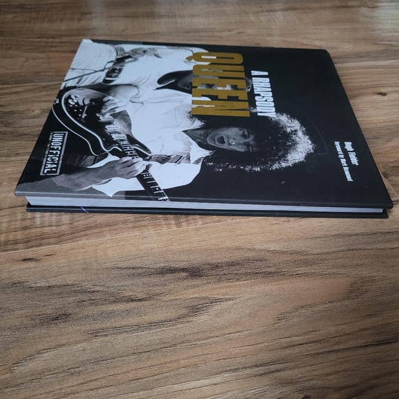 Hardcover Book Queen A Rhapsody - Picture 2 of 9